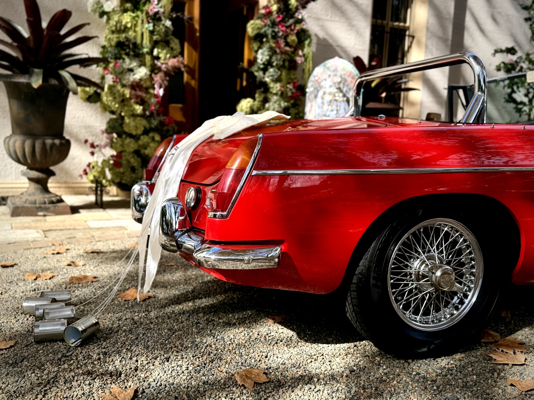 1971 MG B MK II convertible wedding car Sydney just married